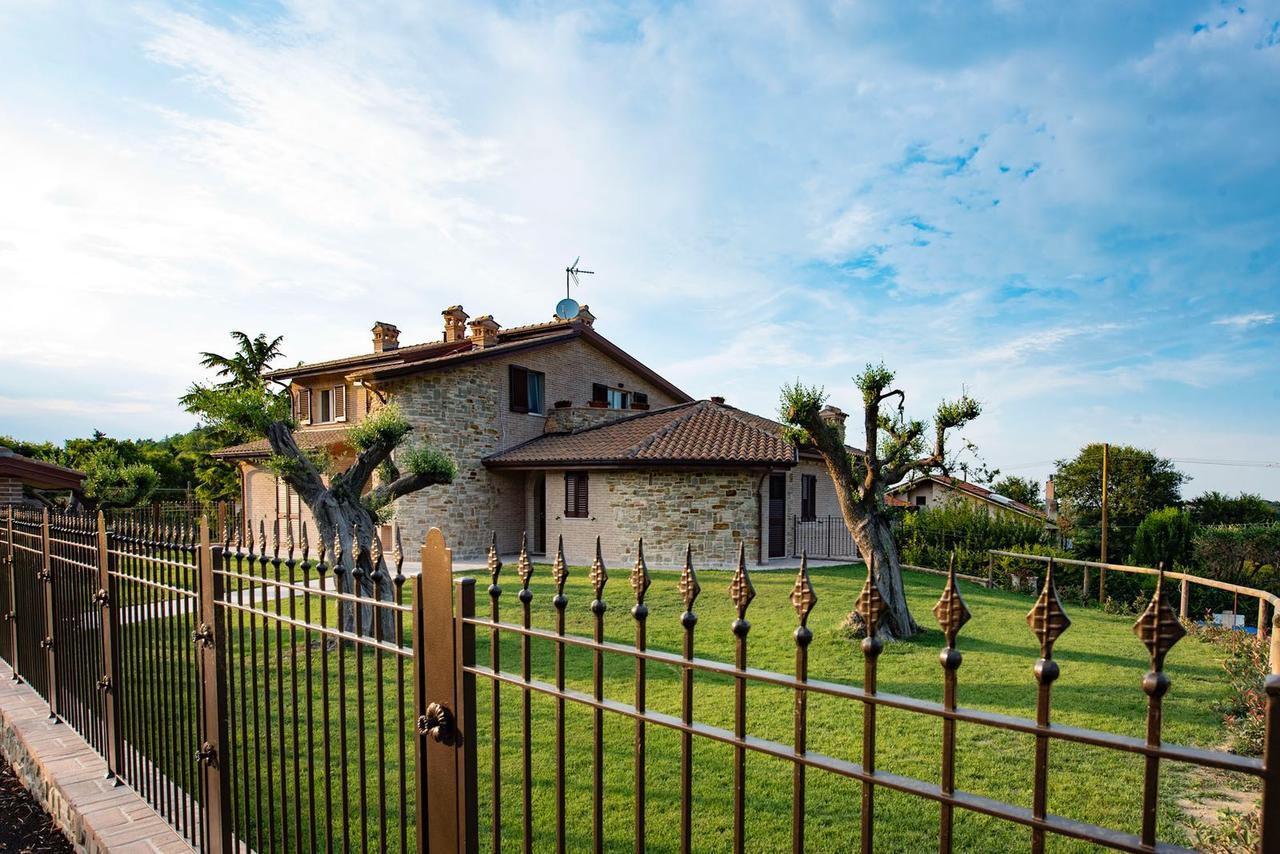B&B Madonna Carradori Country Offagna ภายนอก รูปภาพ